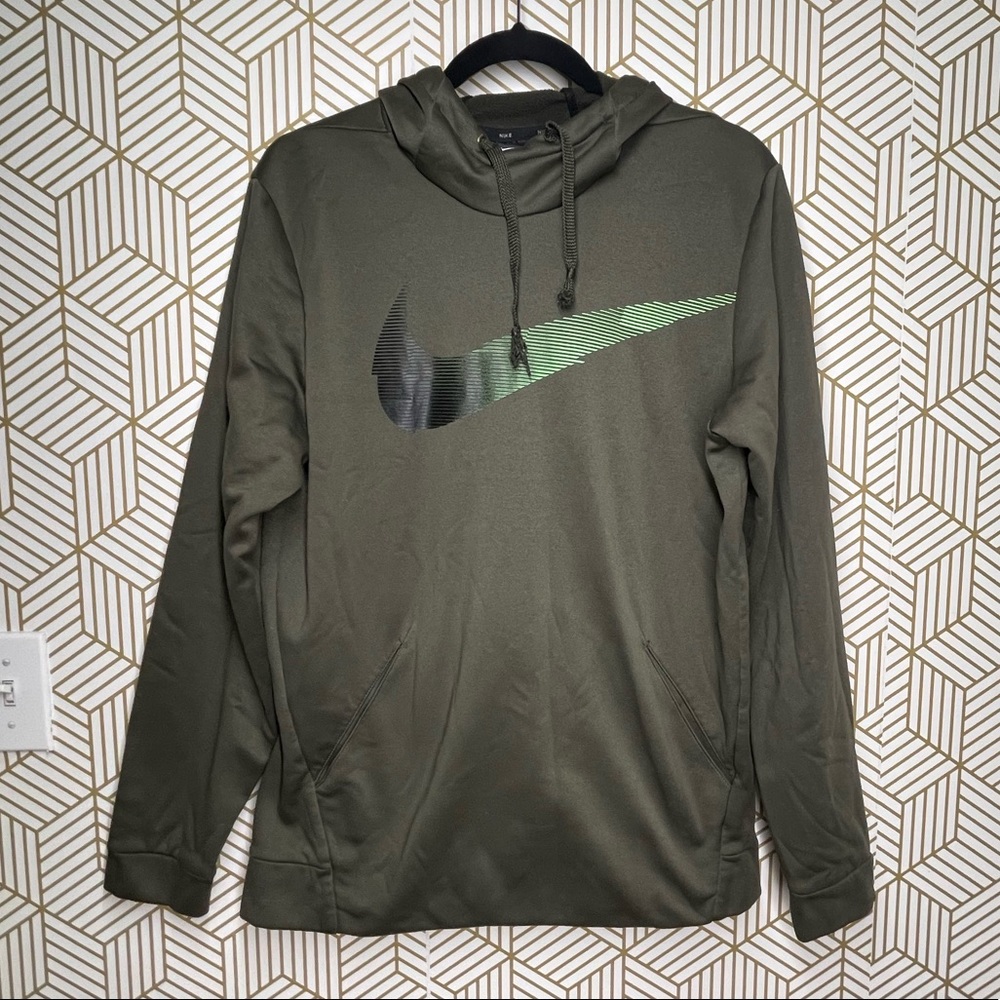 Nike dri-fit hoodie Medium